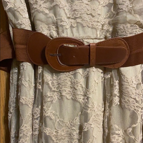 Brand new high to low lace dress - Picture 3 of 4